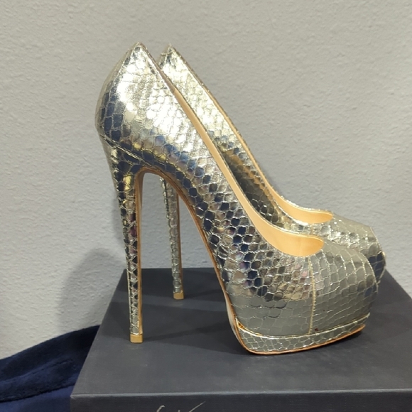 Giuseppe Zanotti Gold Peep Toe Heels - Picture 2 of 6